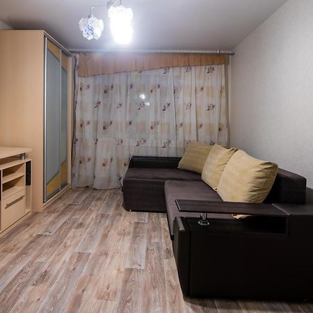 קייב Apartment Street Trostyanetskaya מראה חיצוני תמונה