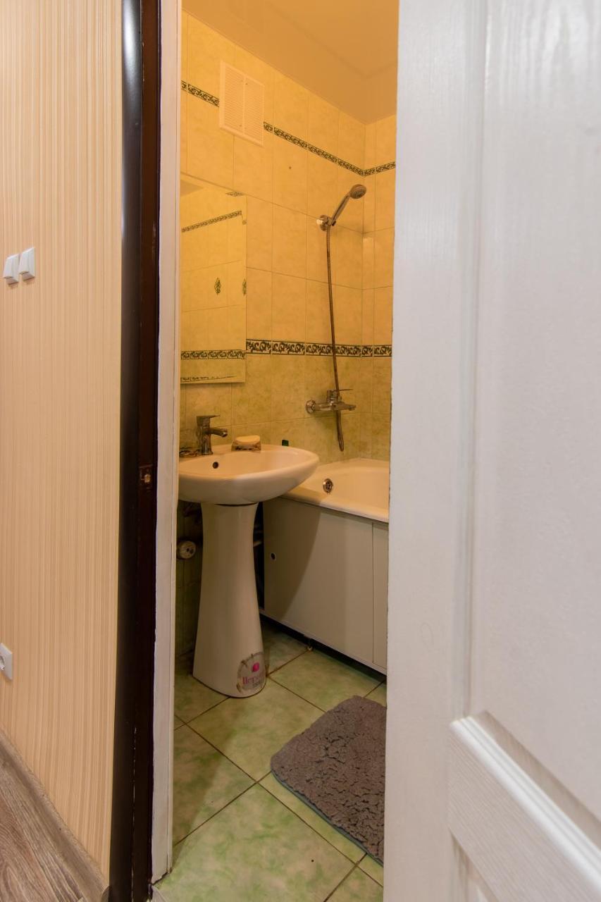 קייב Apartment Street Trostyanetskaya מראה חיצוני תמונה