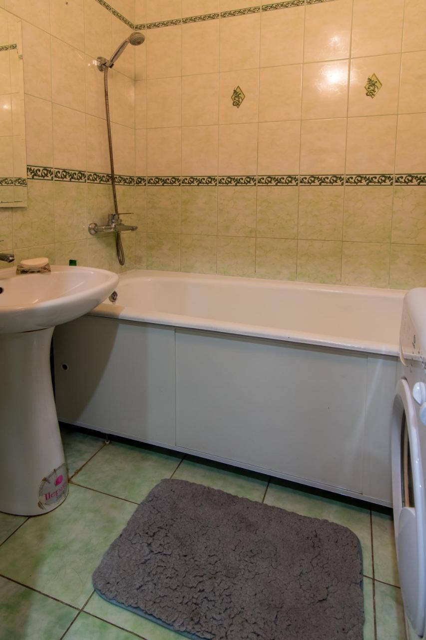 קייב Apartment Street Trostyanetskaya מראה חיצוני תמונה